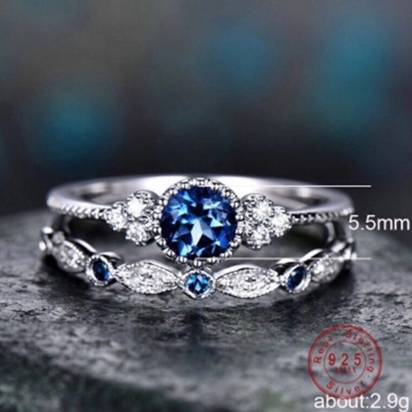 The Luxury Blue Crystal Ring - Picture 2 of 6